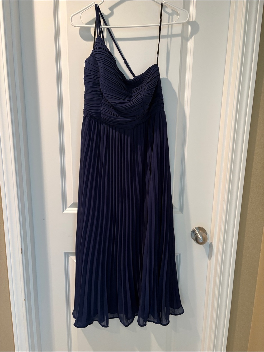 Lulus | Wondrous Muse Dark Blue Pleated One-Shoulder Midi Dress - Picture 6 of 10